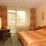 Hunguest Flóra Szálloda 4*