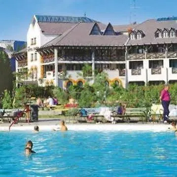 Hunguest Flora Hotel