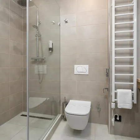 Отель Hunguest Flora 4*