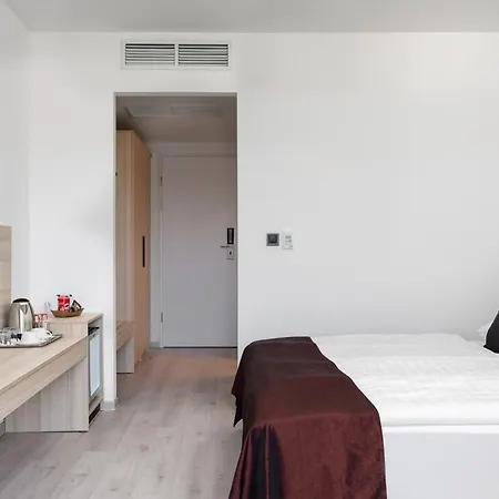 Hunguest Flóra Hotel 4*