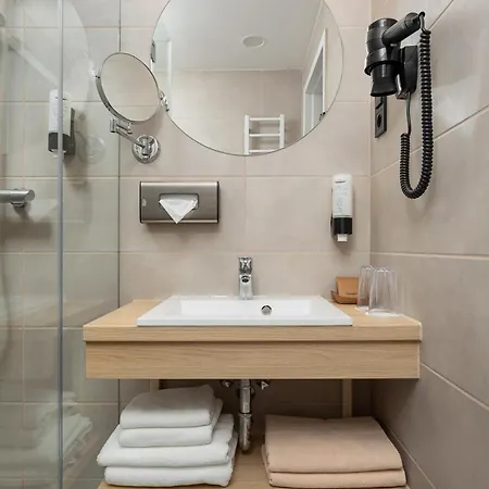 Hotell Hunguest Flora 4*