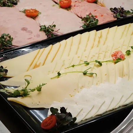 Hunguest Flora فندق إغير