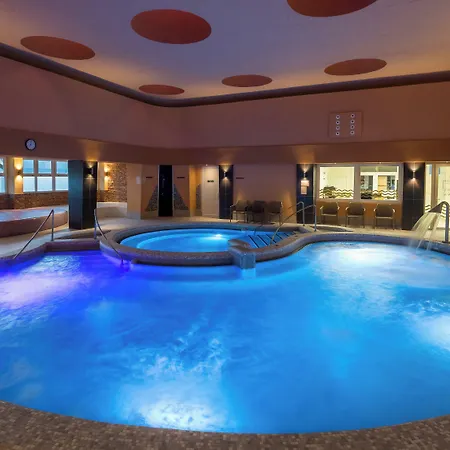 Hunguest Flora Hotel 4*