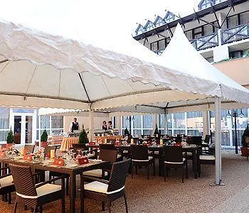 酒店 Hunguest Flora 4*