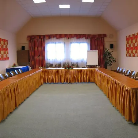 Hunguest Flora Hotel