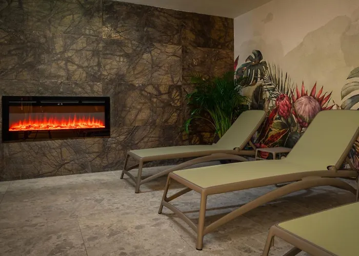 Hunguest Flora Hotel 4*